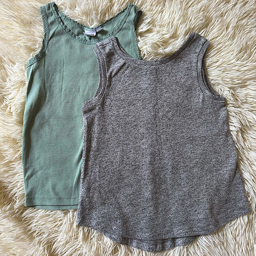 Girls GAP tanks size small 6/7